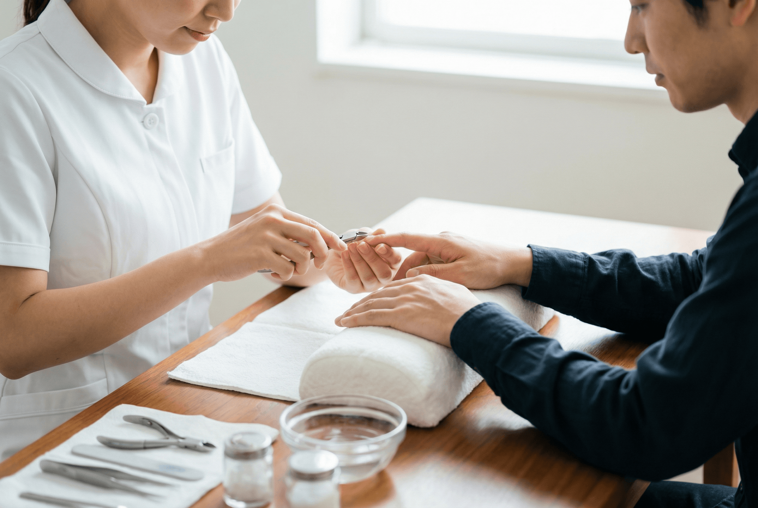 鼻毛脱毛・爪ケア・リップケアの施術イメージ